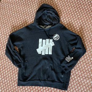 Undefeated/Hoodie/SmokeGrey/SizeMedium